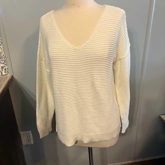 Off-White‎ Cream V-Neck Long Sleeve Sweater (Women's Medium) - Picture 1 of 6